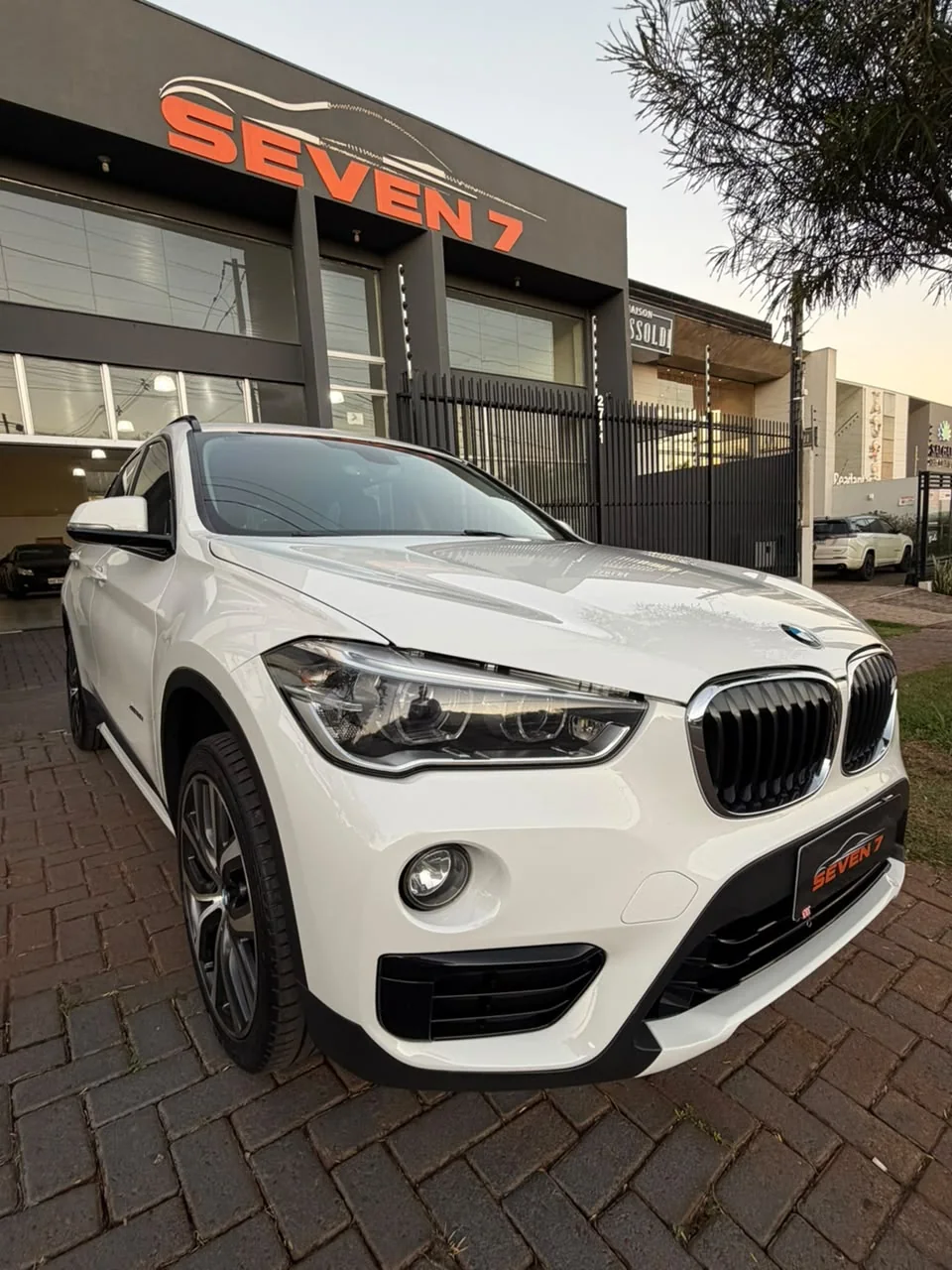 Veículo premium Seven7